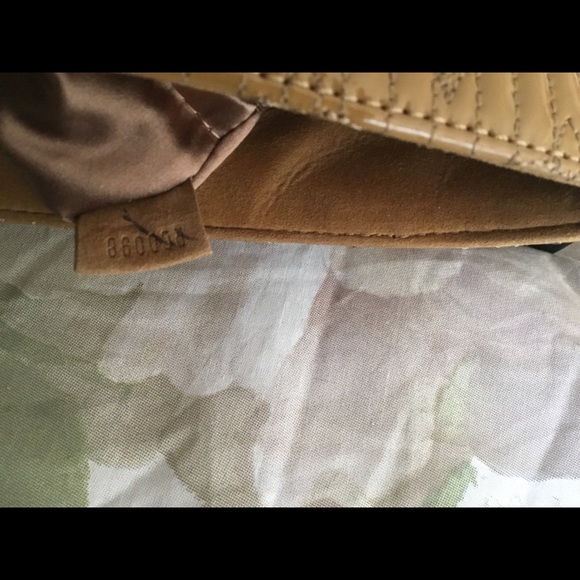 💯Authentic Louis Vuitton Suede/Patent Clutch - Picture 7 of 8